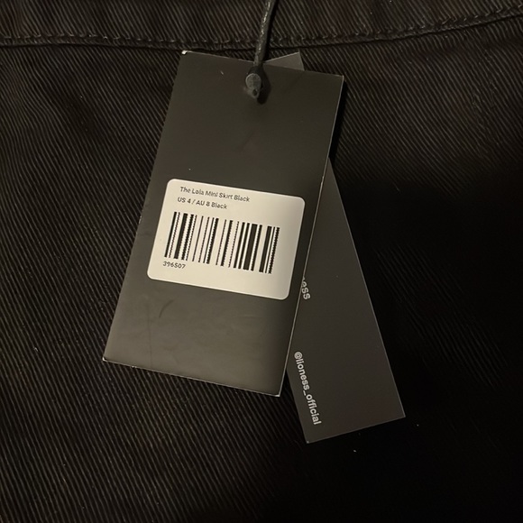 Princess polly lola skirt in black (bnwt) - Picture 3 of 3